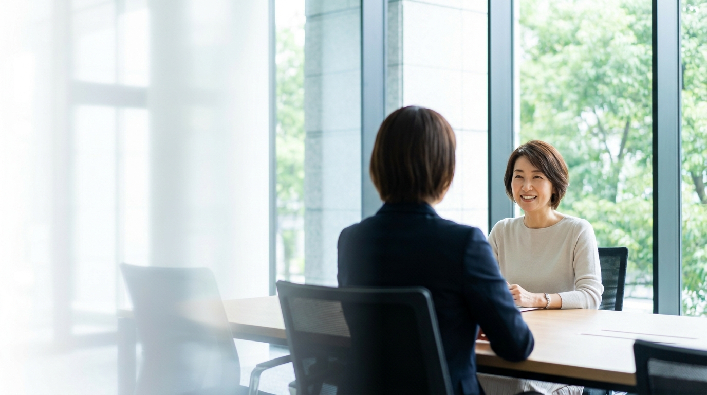 専門スタッフに相談する女性